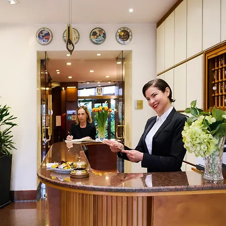 Hotel Residence Zara & Domus Lagosta מלון דירות